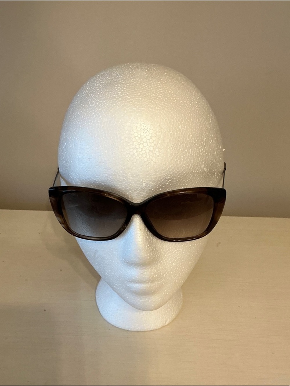 Authentic, Vera Wang Brown Cat-Eye Sunglasses - Picture 9 of 12